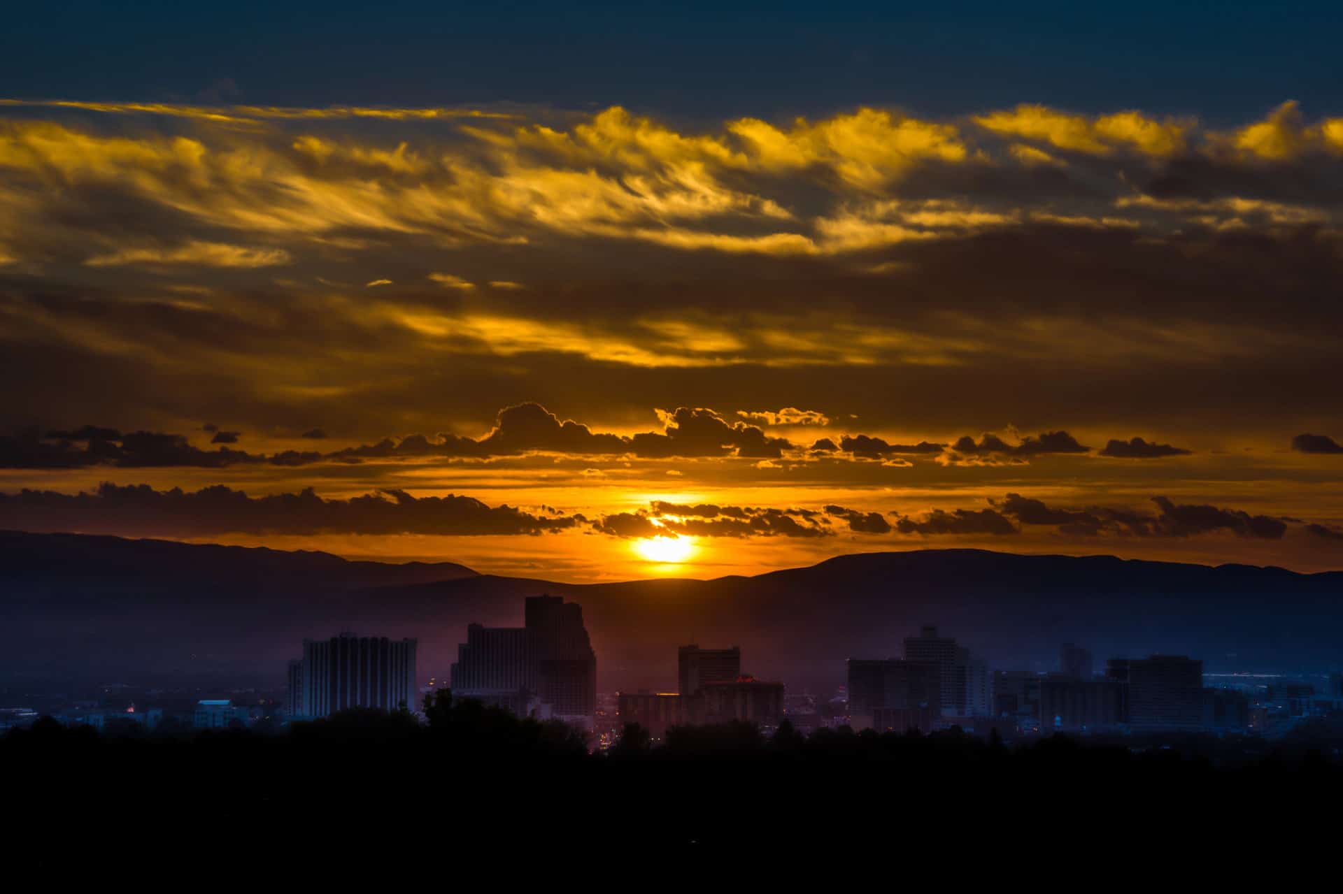 Sunset Skyline over Mountains in Reno Nevada